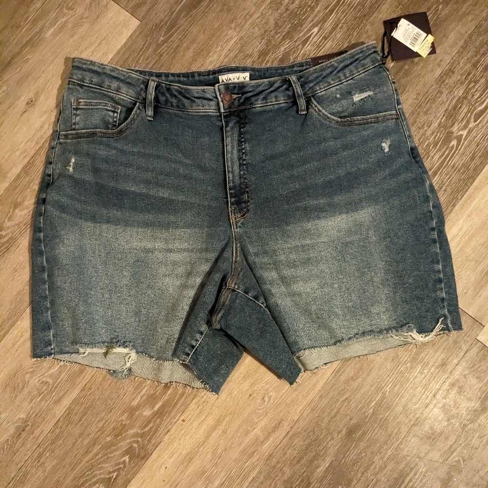 Ava&Viv high rise shorts